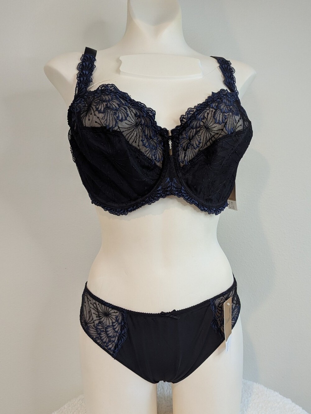NWT Chantelle Black Floral Lace Underwire Bra 38DD & Matching Panty L